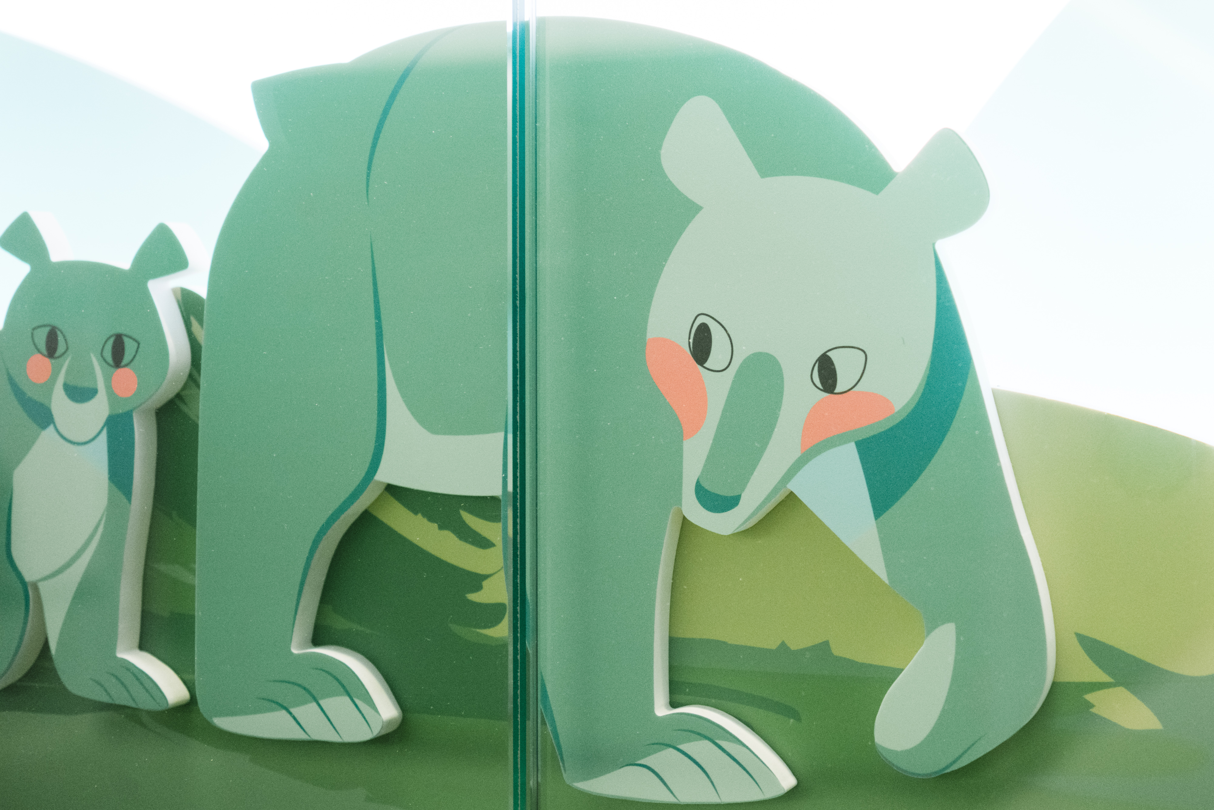 Bear wayfinding friends